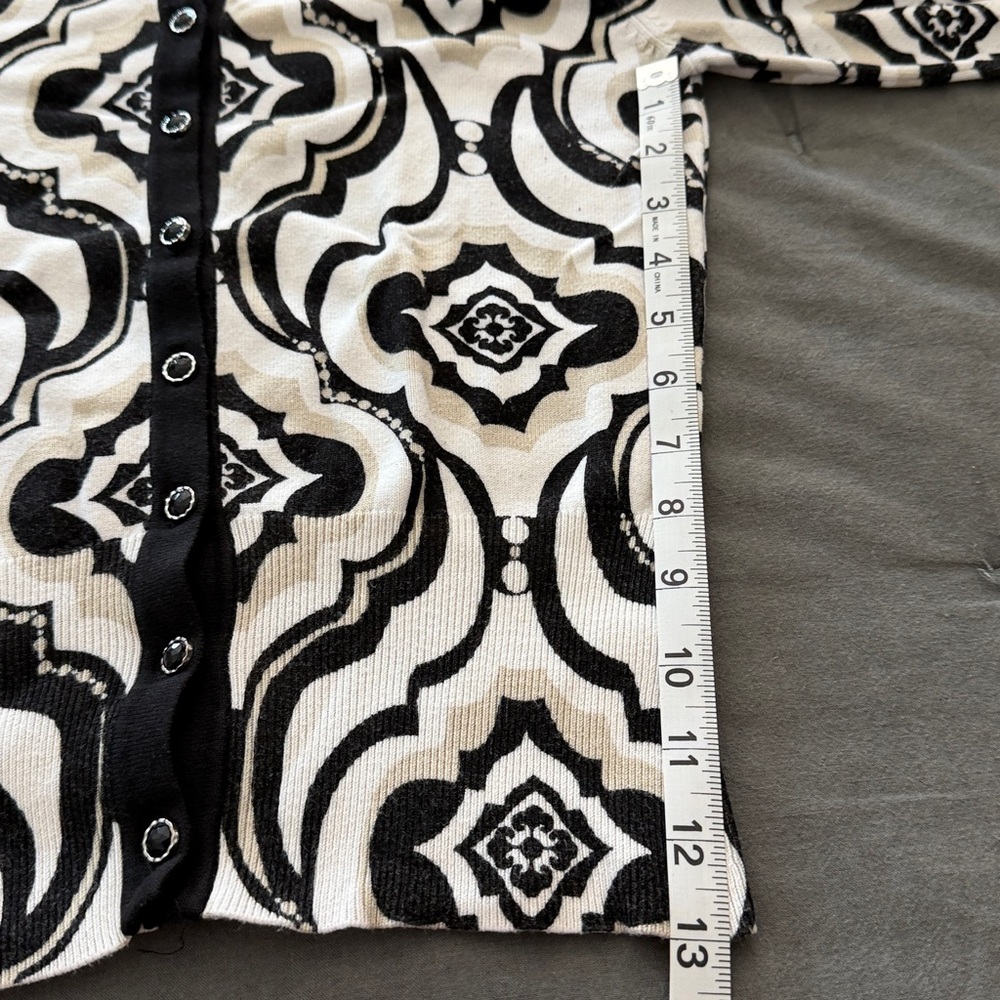 White House Black Market XS Cardigan - Picture 8 of 8